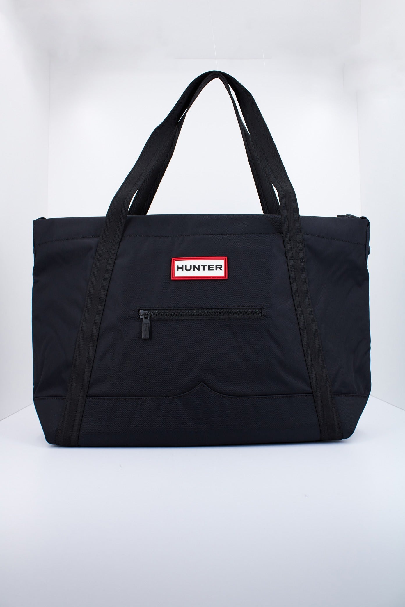 HUNTER  TOTE NYLON LARGE en color NEGRO  (2)