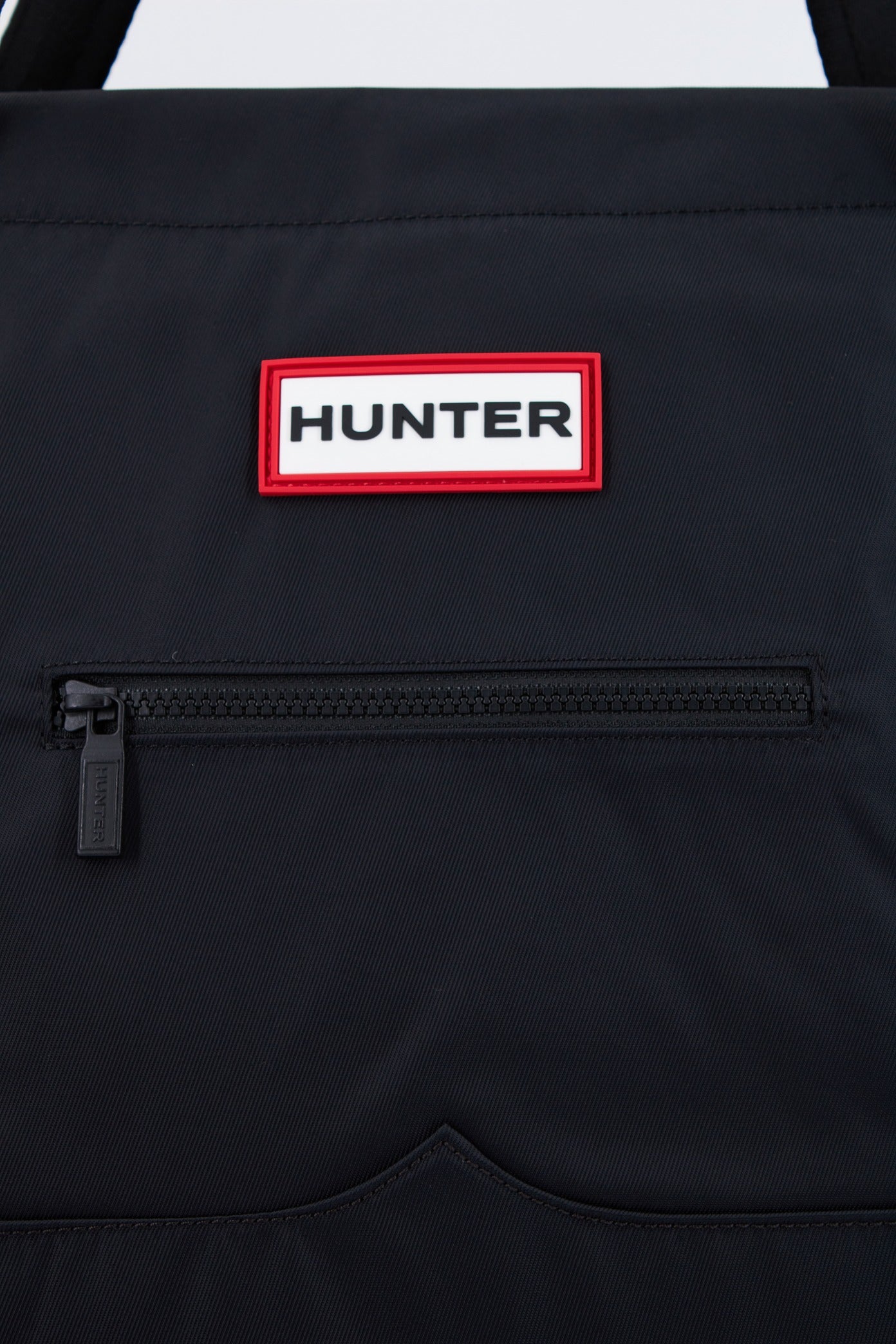 HUNTER  TOTE NYLON LARGE en color NEGRO  (4)