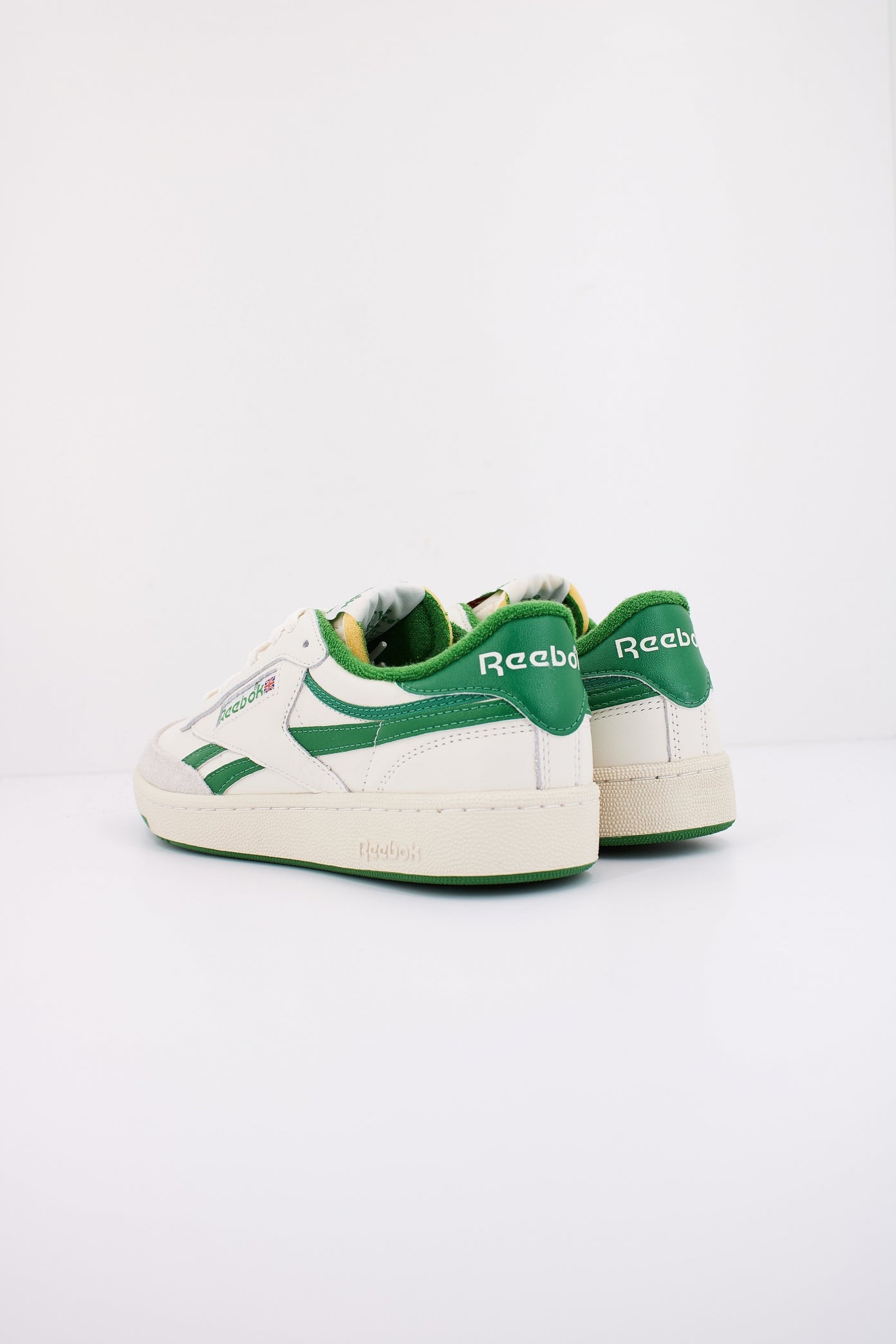 REEBOK CLUB C REVENGE VINTAGE en color BLANCO  (4)