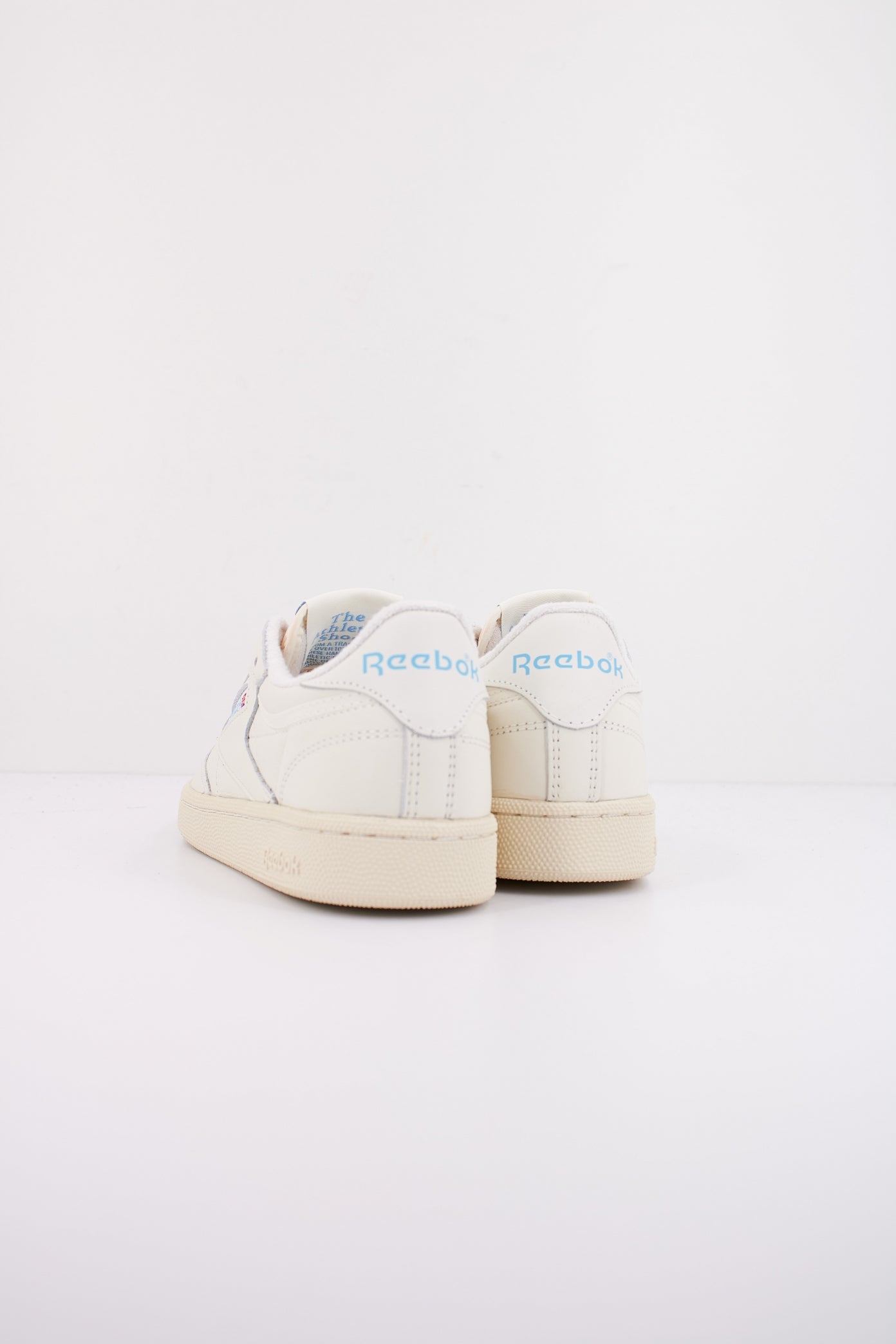 REEBOK CLUB C  VINTAGE en color BLANCO  (4)