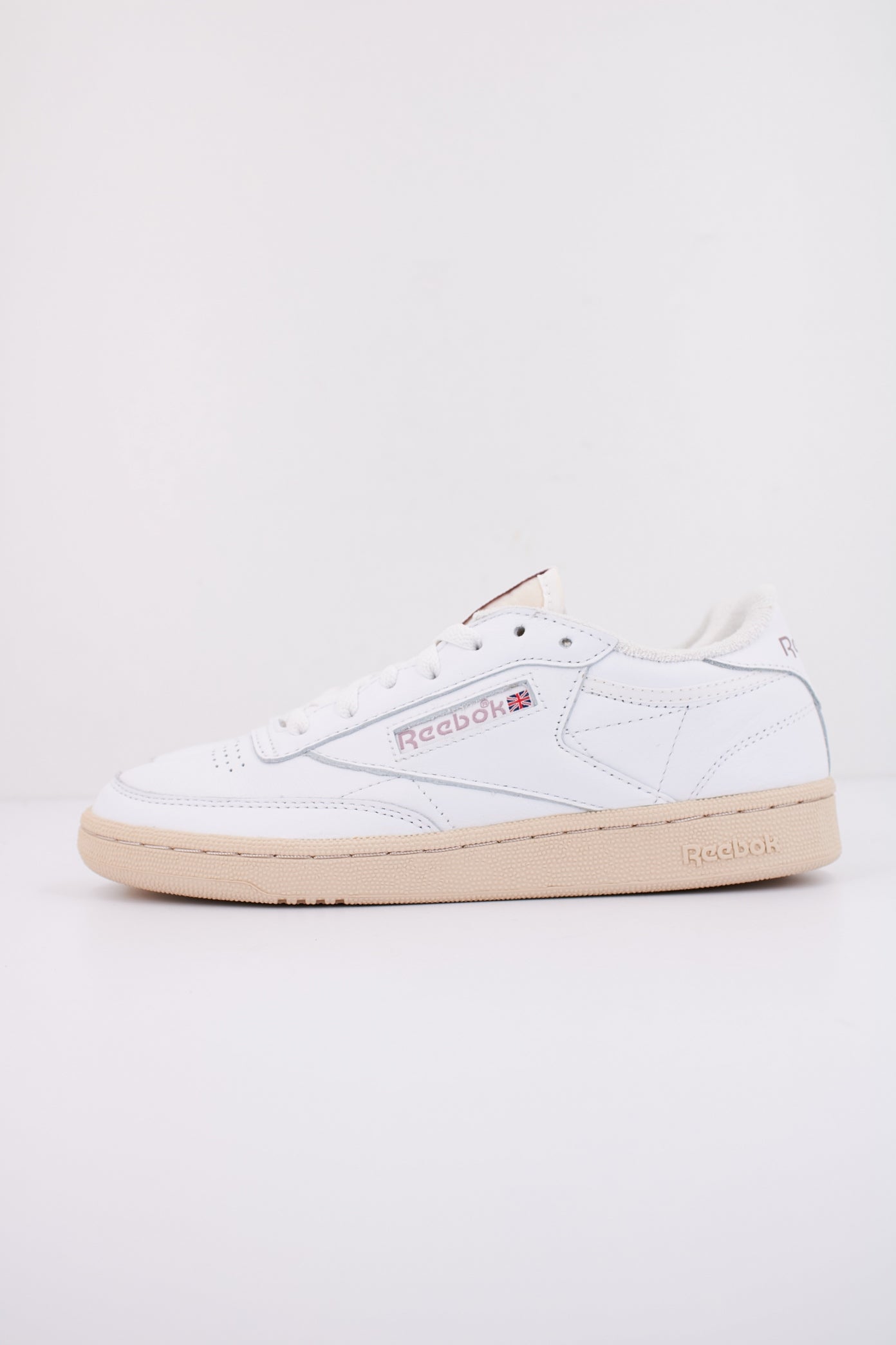 REEBOK CLUB C  VINTAGE en color BLANCO  (1)