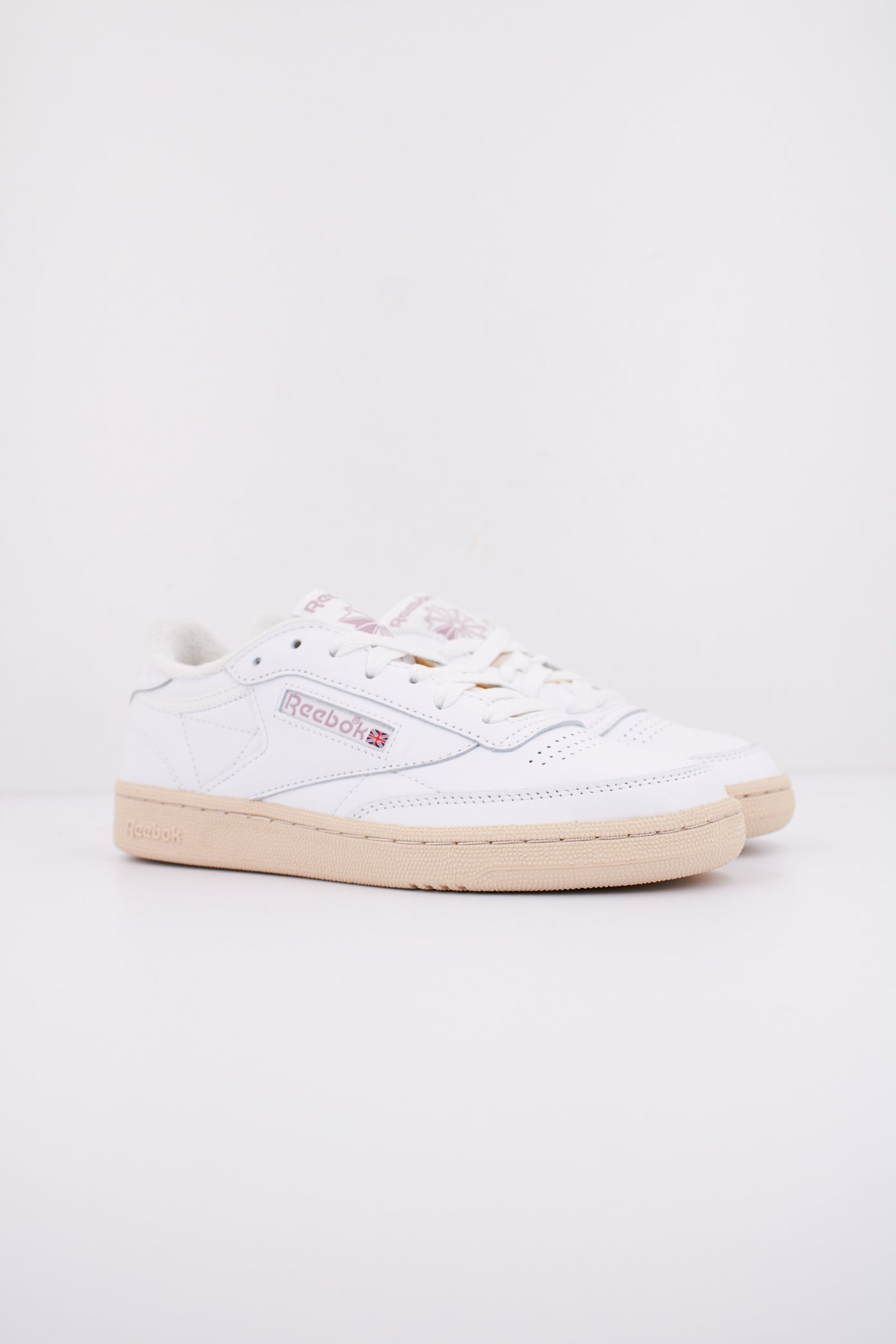 REEBOK CLUB C  VINTAGE en color BLANCO  (2)