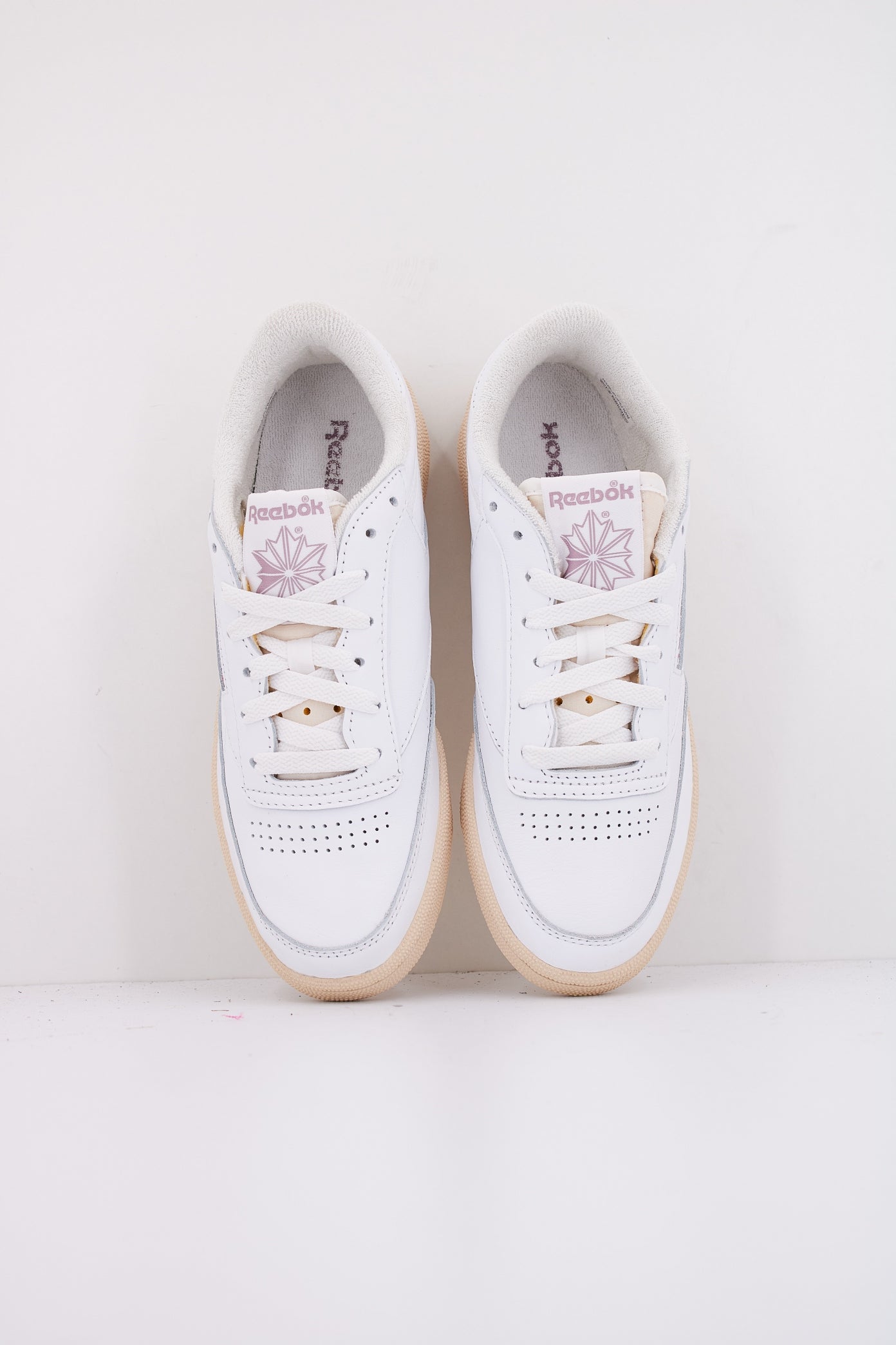 REEBOK CLUB C  VINTAGE en color BLANCO  (3)