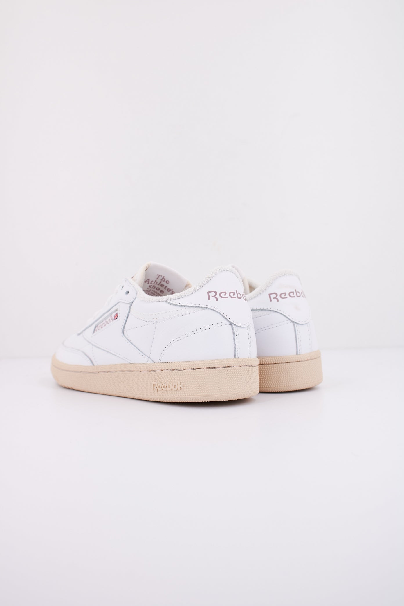 REEBOK CLUB C  VINTAGE en color BLANCO  (4)