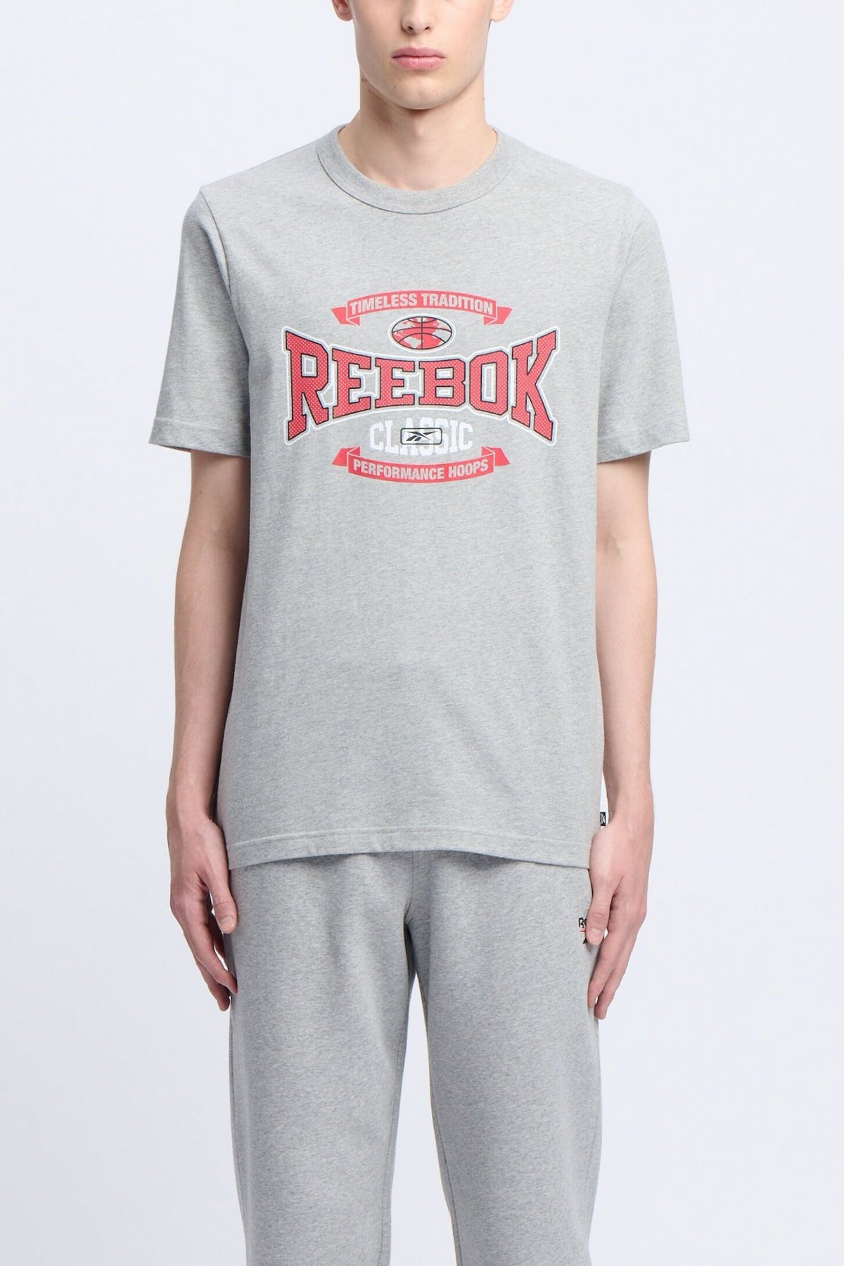 REEBOK GS HS TRADITION TEE en color GRIS  (1)