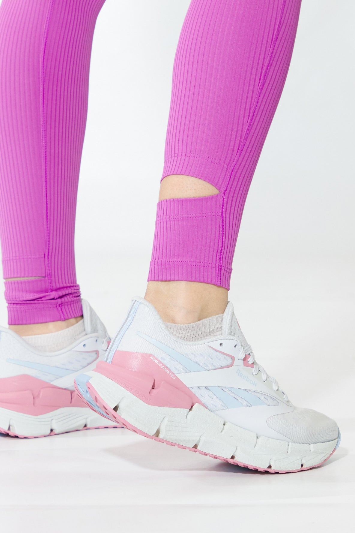 REEBOK RIB STIRRUP TIGHT en color ROSA  (4)