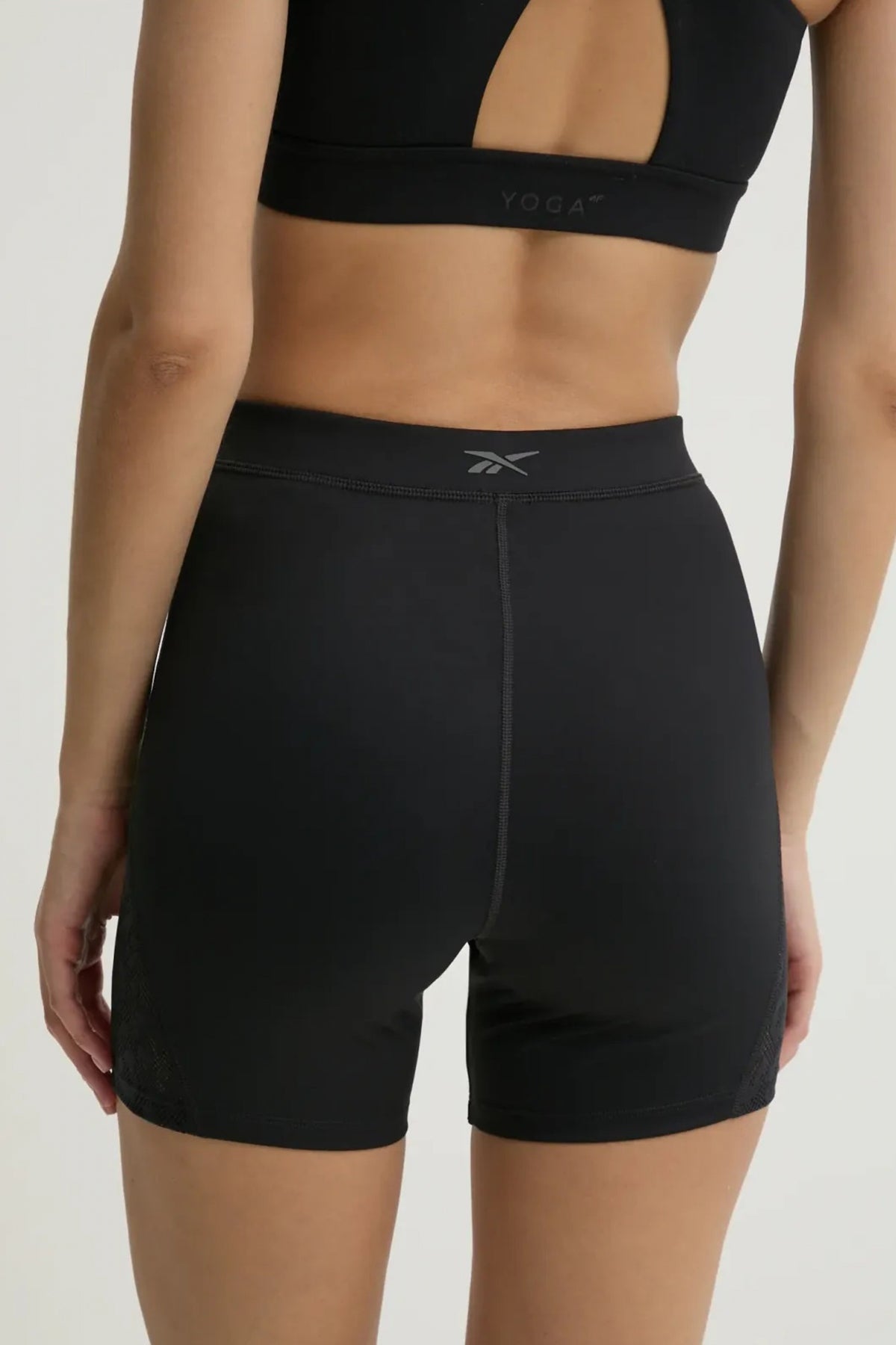 REEBOK MESH HR BIKE SHORT en color NEGRO  (2)