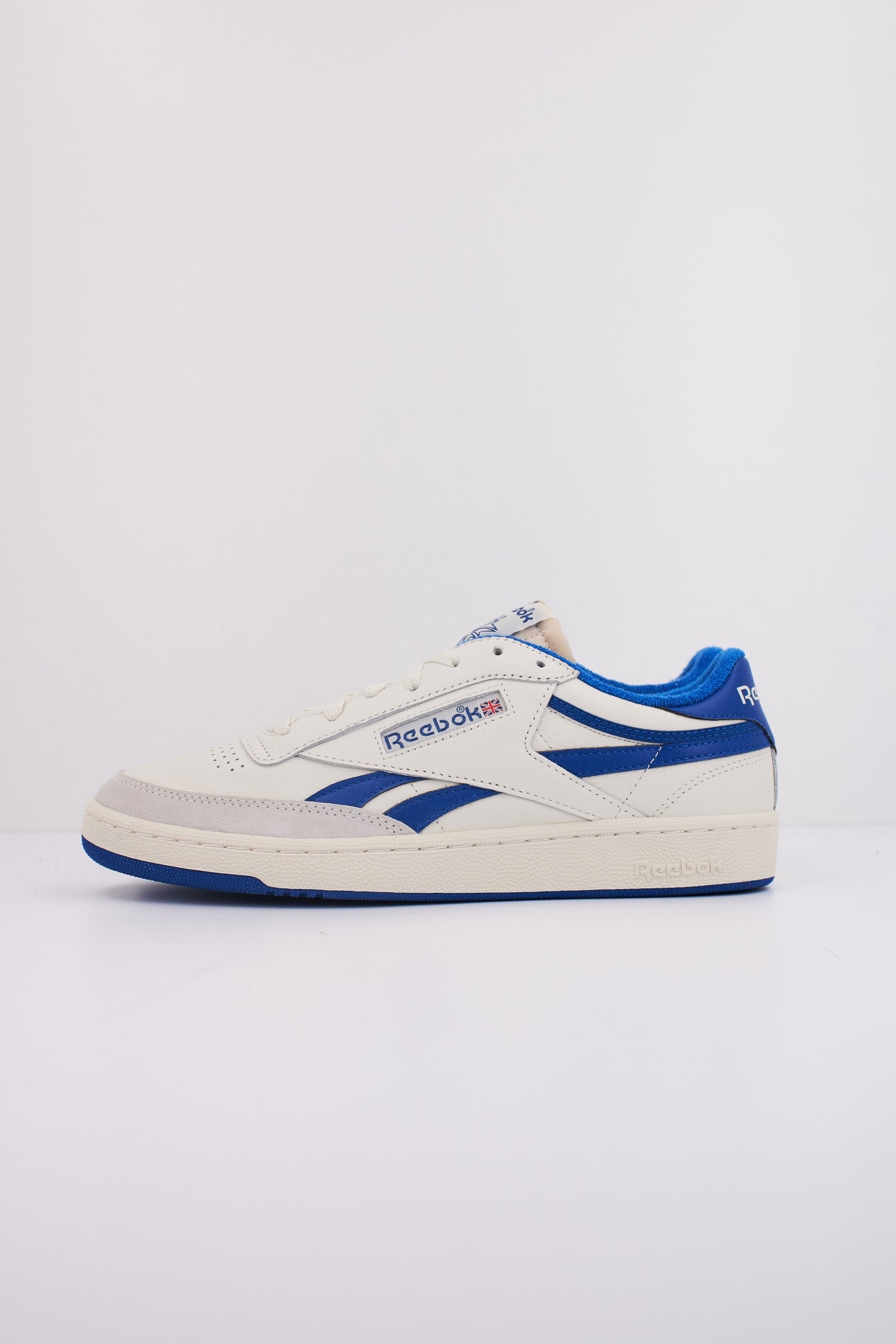 REEBOK CLUB C REVENGE VINTAGE en color BEIS  (1)