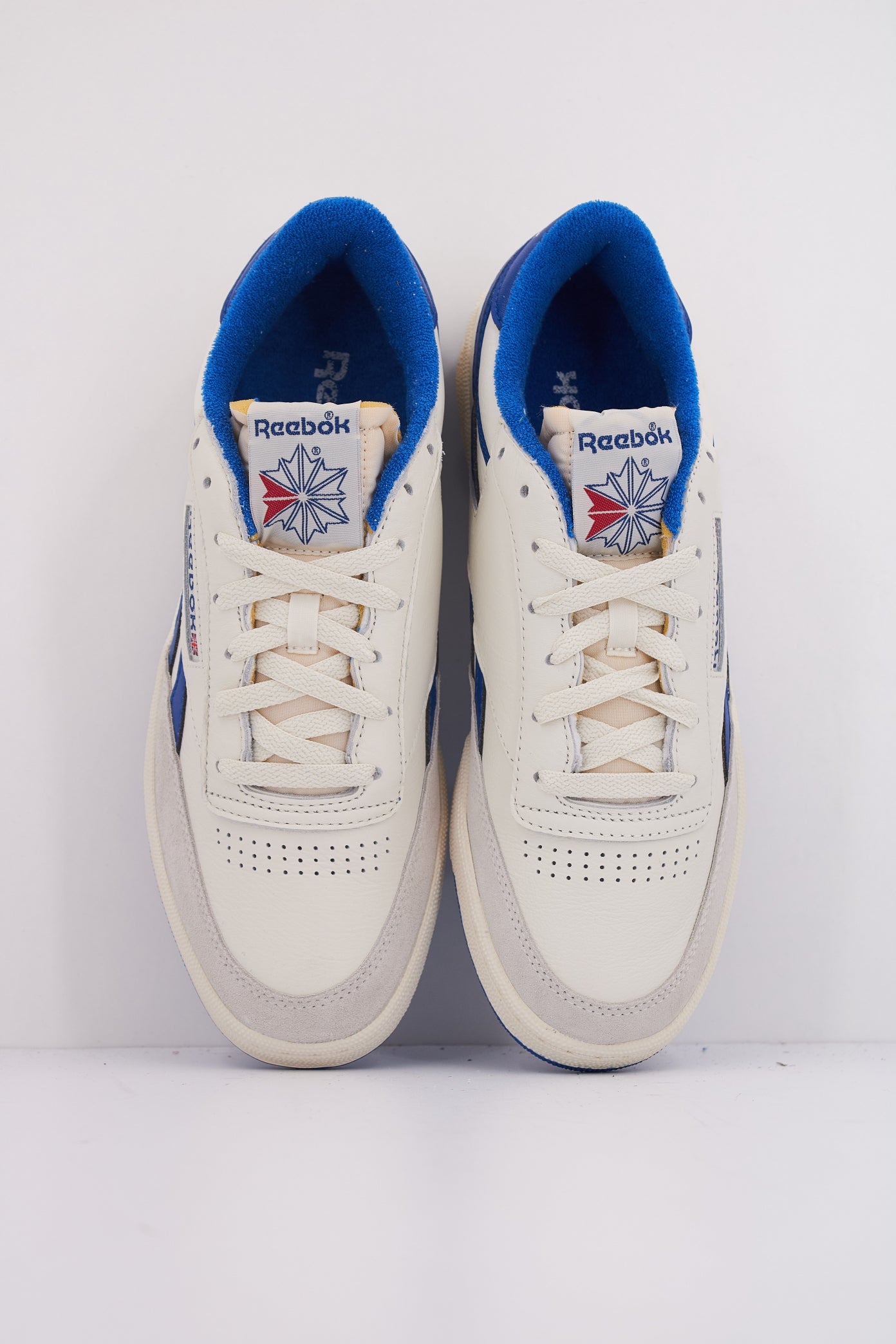 REEBOK CLUB C REVENGE VINTAGE en color BEIS  (3)