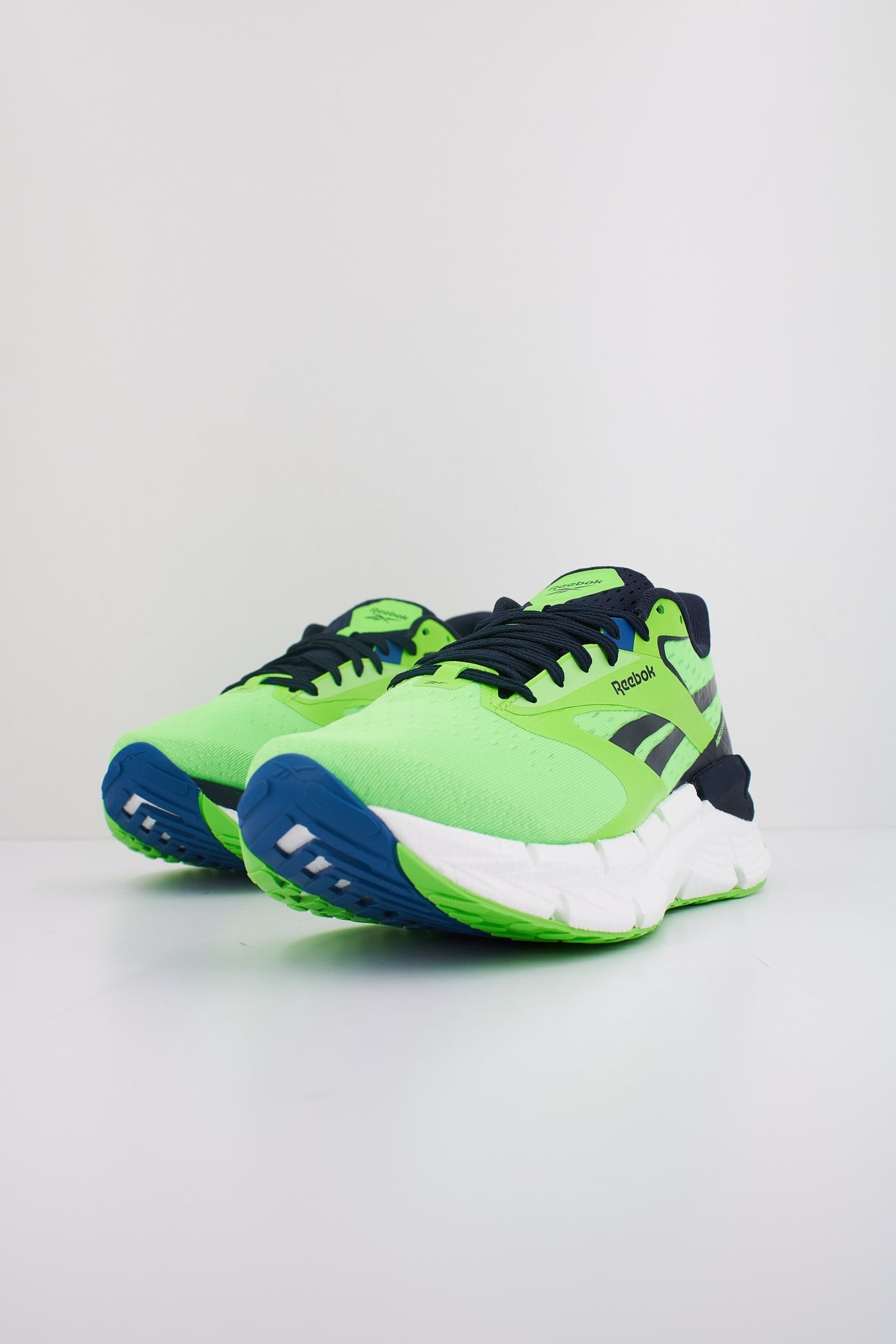 REEBOK FLOATZIG SYMMETROS en color VERDE  (2)