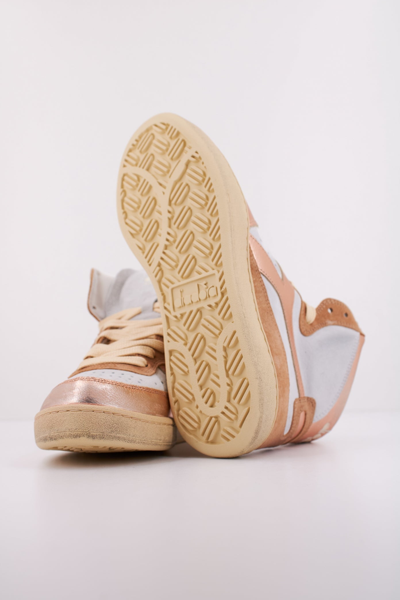 DIADORA ALTO BASKET USED en color ORO  (5)