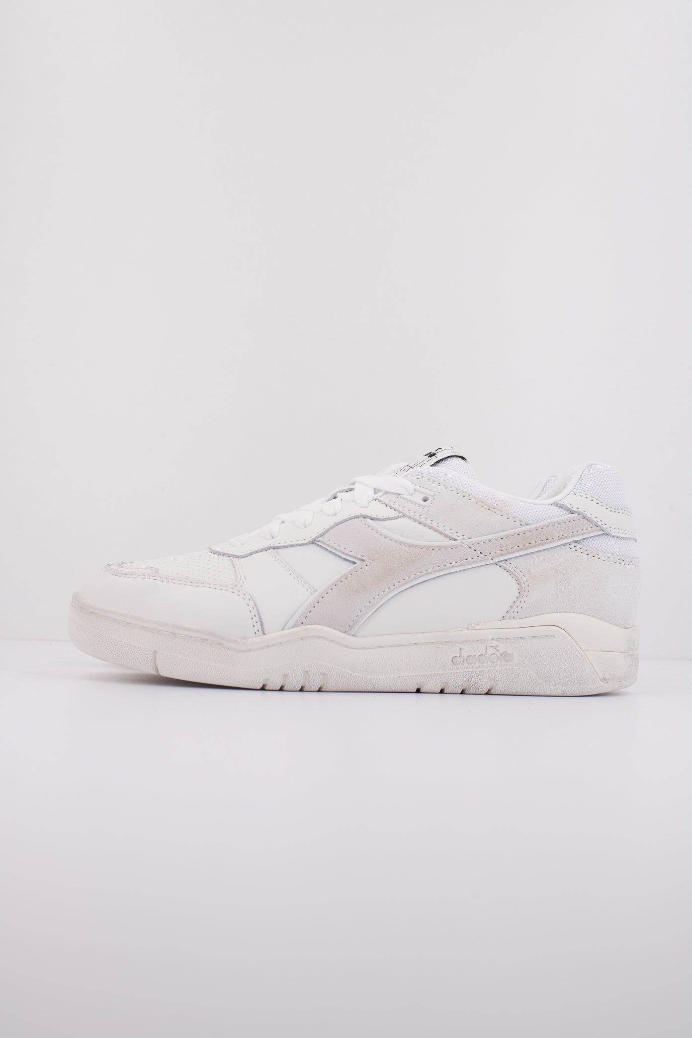 DIADORA USED en color BLANCO  (1)