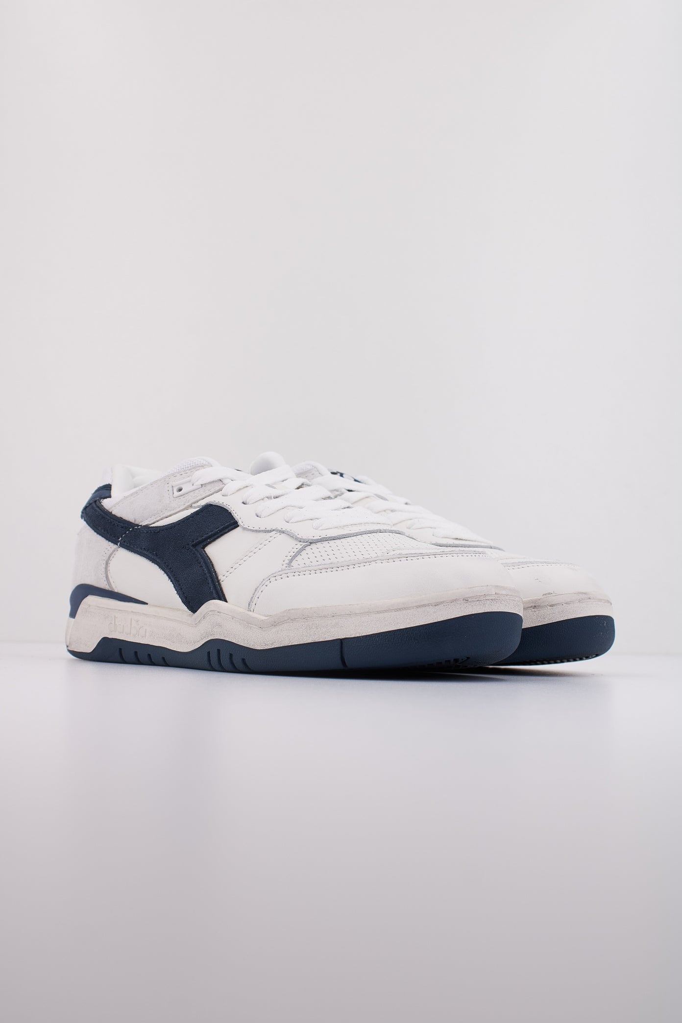 DIADORA USED en color BLANCO  (2)