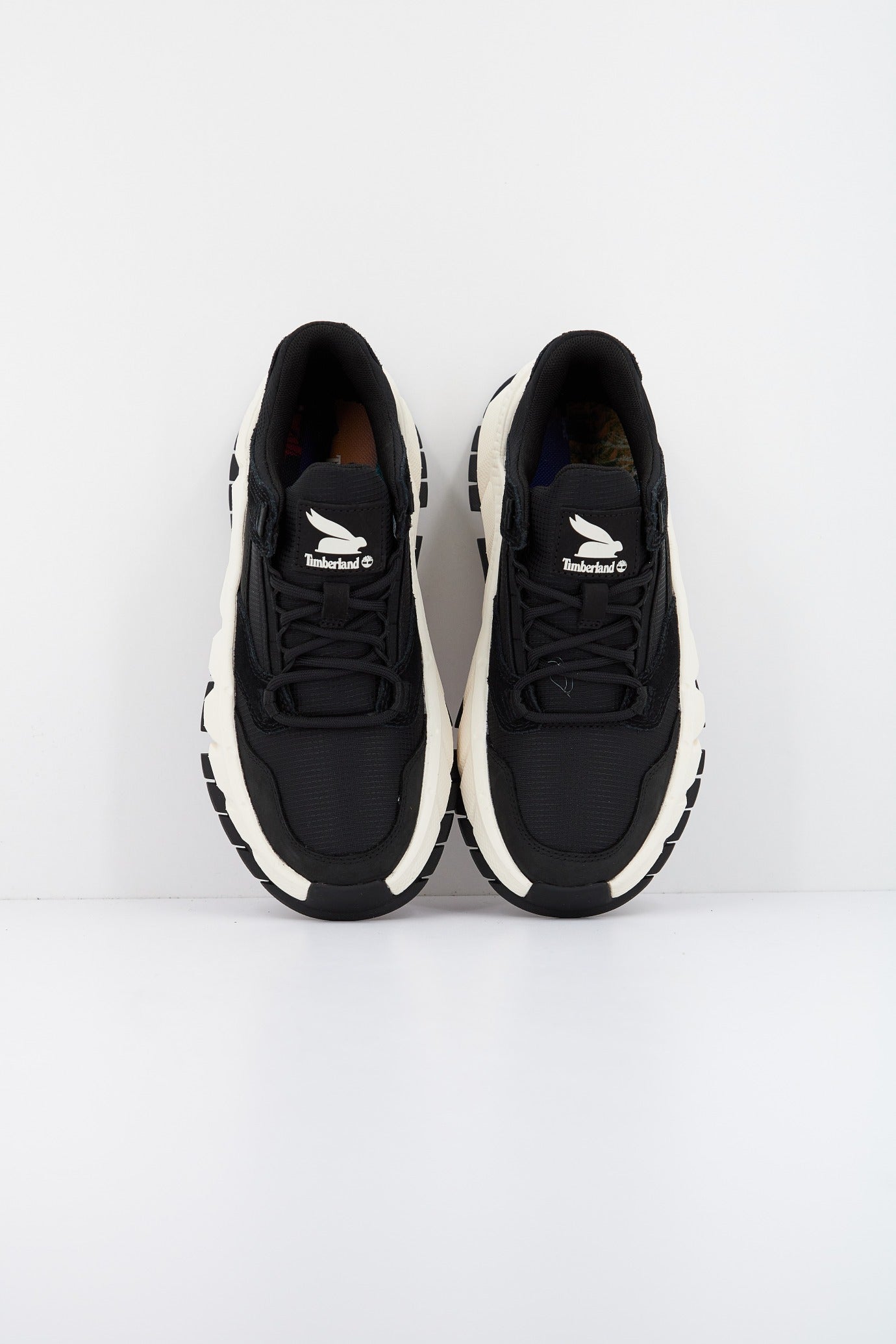 TIMBERLAND  TURBO LOW en color NEGRO  (2)