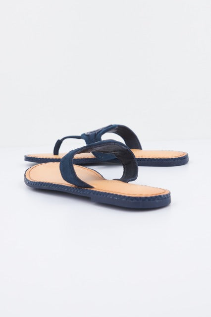 TOMMY HILFIGER ESSENTIAL HARDWARE FLAT en color AZUL  (3)