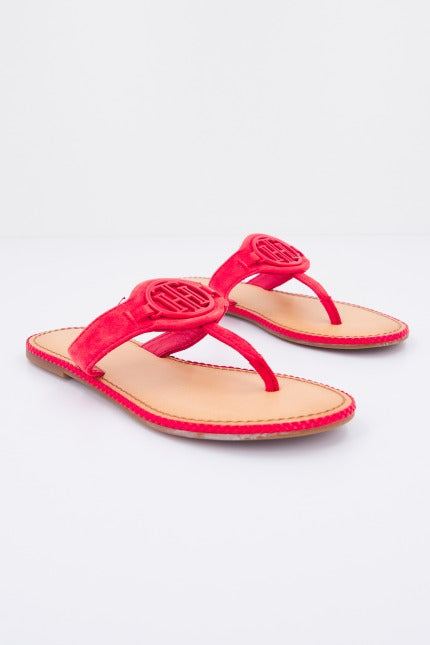 TOMMY HILFIGER  ESSENTIAL HARDWARE FLAT en color ROJO  (2)