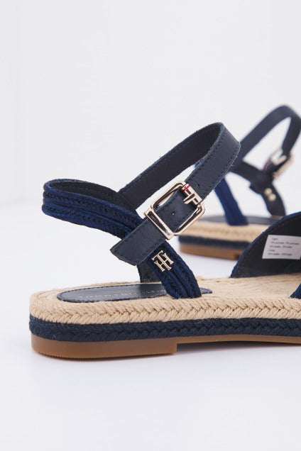 TOMMY HILFIGER ARTISANAL FLAT SANDAL en color AZUL  (4)