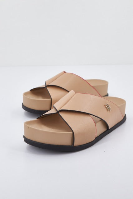 TOMMY HILFIGER MODERN TH FLATFORM SANDA en color NUDE  (3)