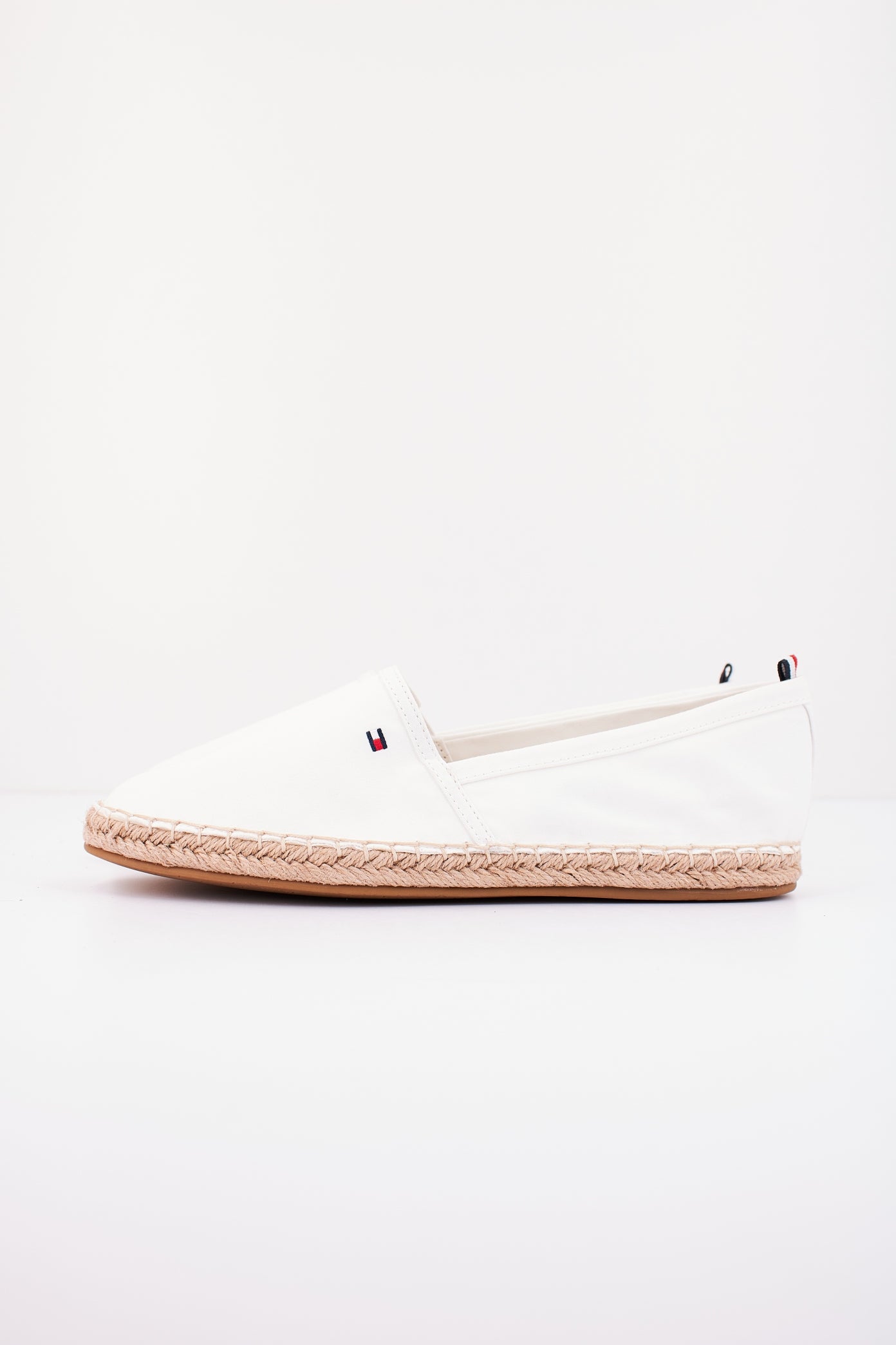 TOMMY HILFIGER BASIC TOMMY FLAT ESPADRI en color BLANCO  (1)