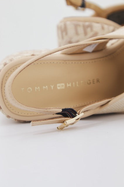 TOMMY HILFIGER TH RAFFIA MID HEEL SANDA en color BEIS  (4)