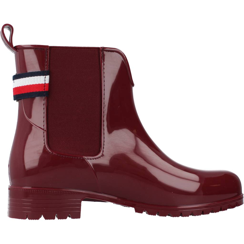 TOMMY HILFIGER ANKLE RAINBOOT WITH META en color BURDEOS  (4)