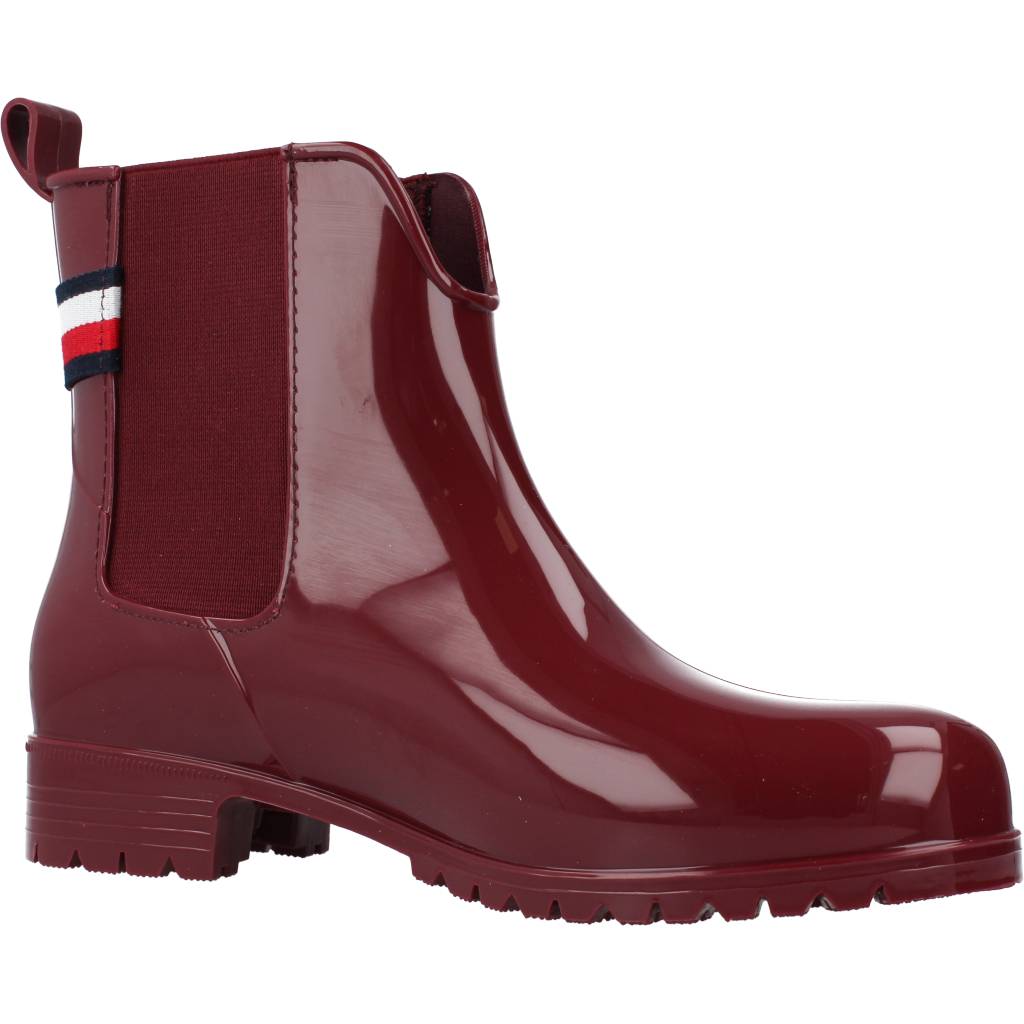 TOMMY HILFIGER ANKLE RAINBOOT WITH META en color BURDEOS  (5)