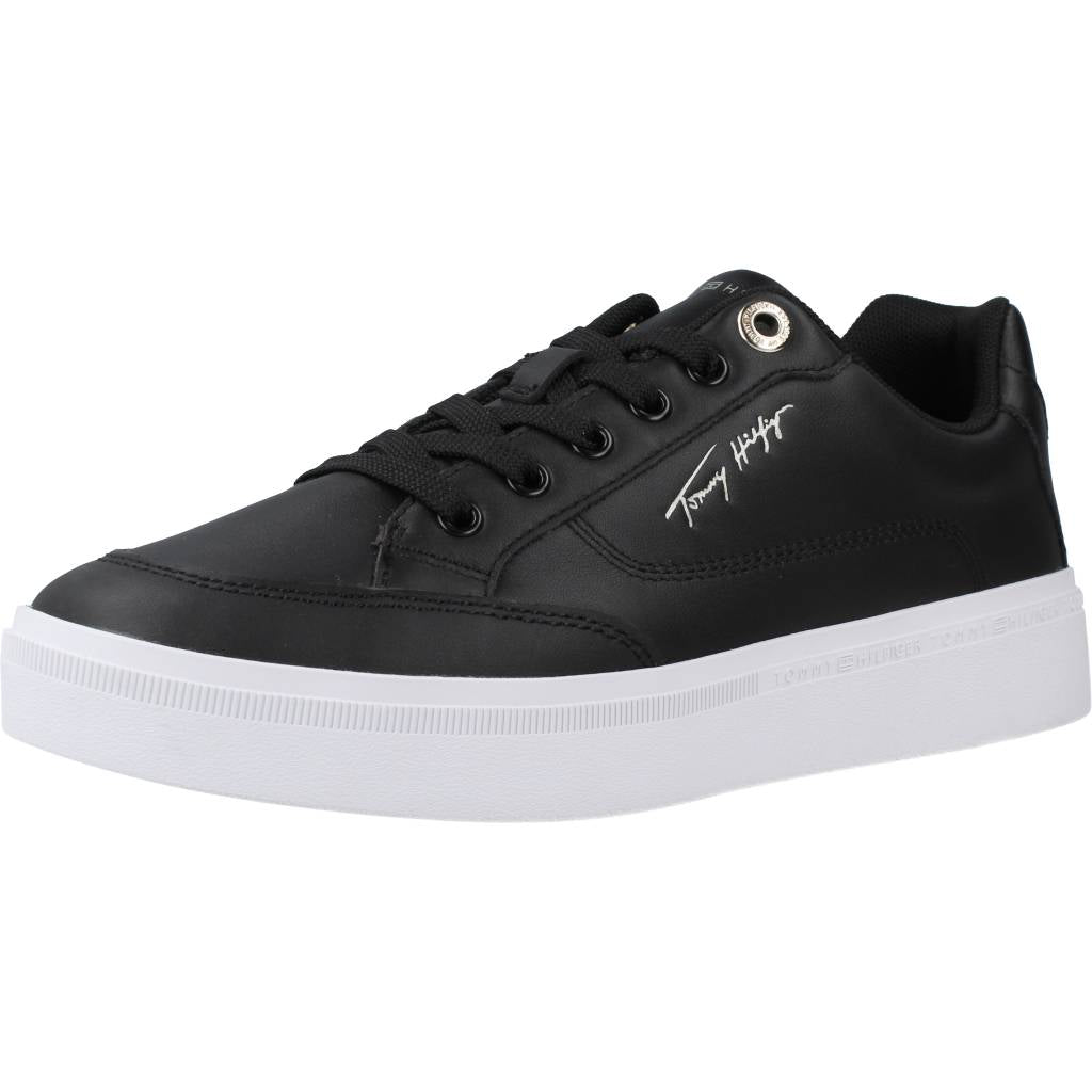 TOMMY HILFIGER  ESSENTIAL TH COURT SNEAK en color NEGRO  (1)