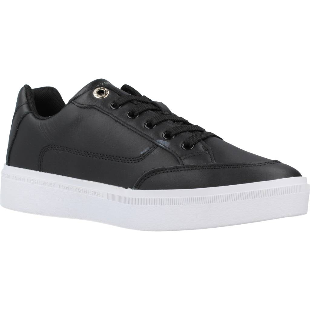 TOMMY HILFIGER  ESSENTIAL TH COURT SNEAK en color NEGRO  (5)