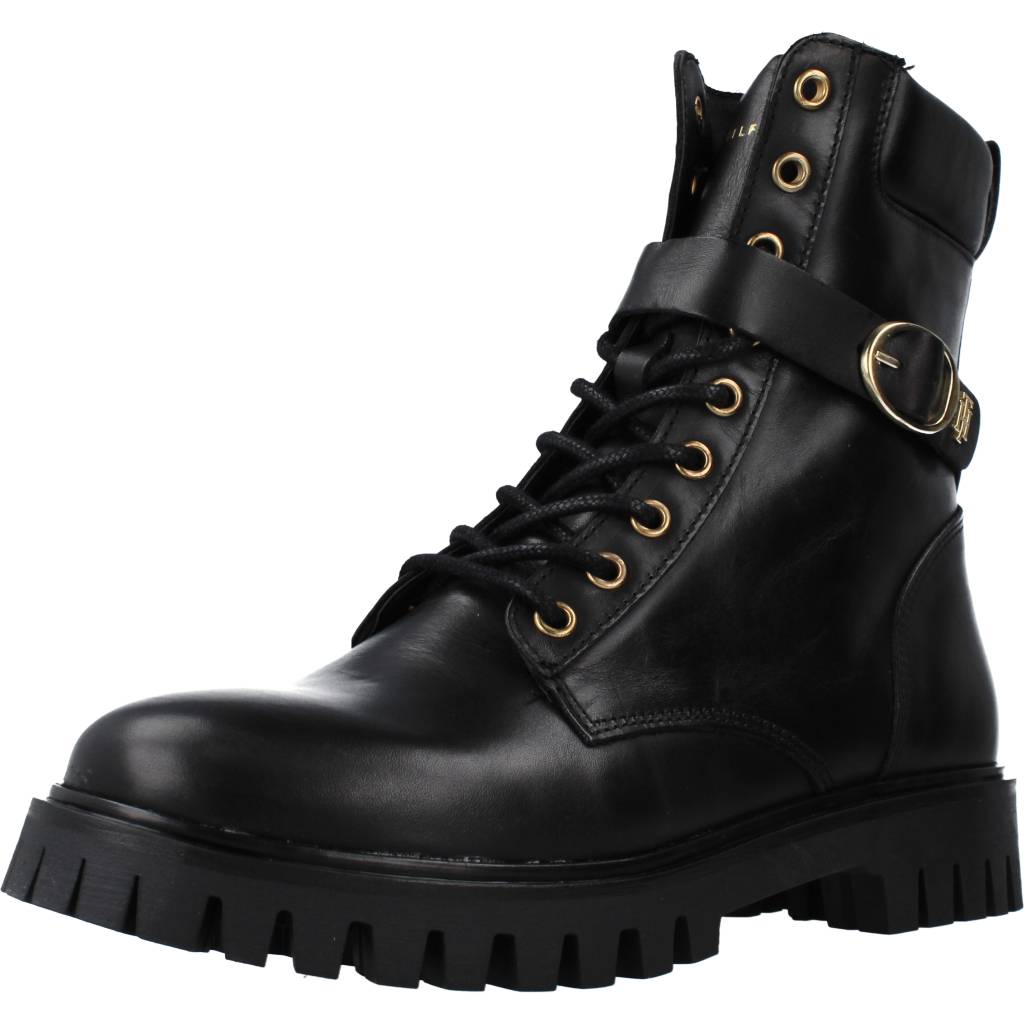 TOMMY HILFIGER  BUCKLE LACE UP BOOT en color NEGRO  (1)