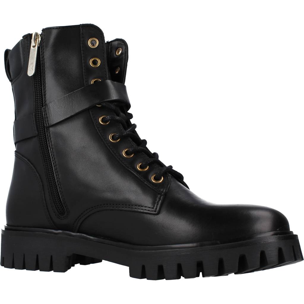 TOMMY HILFIGER  BUCKLE LACE UP BOOT en color NEGRO  (5)