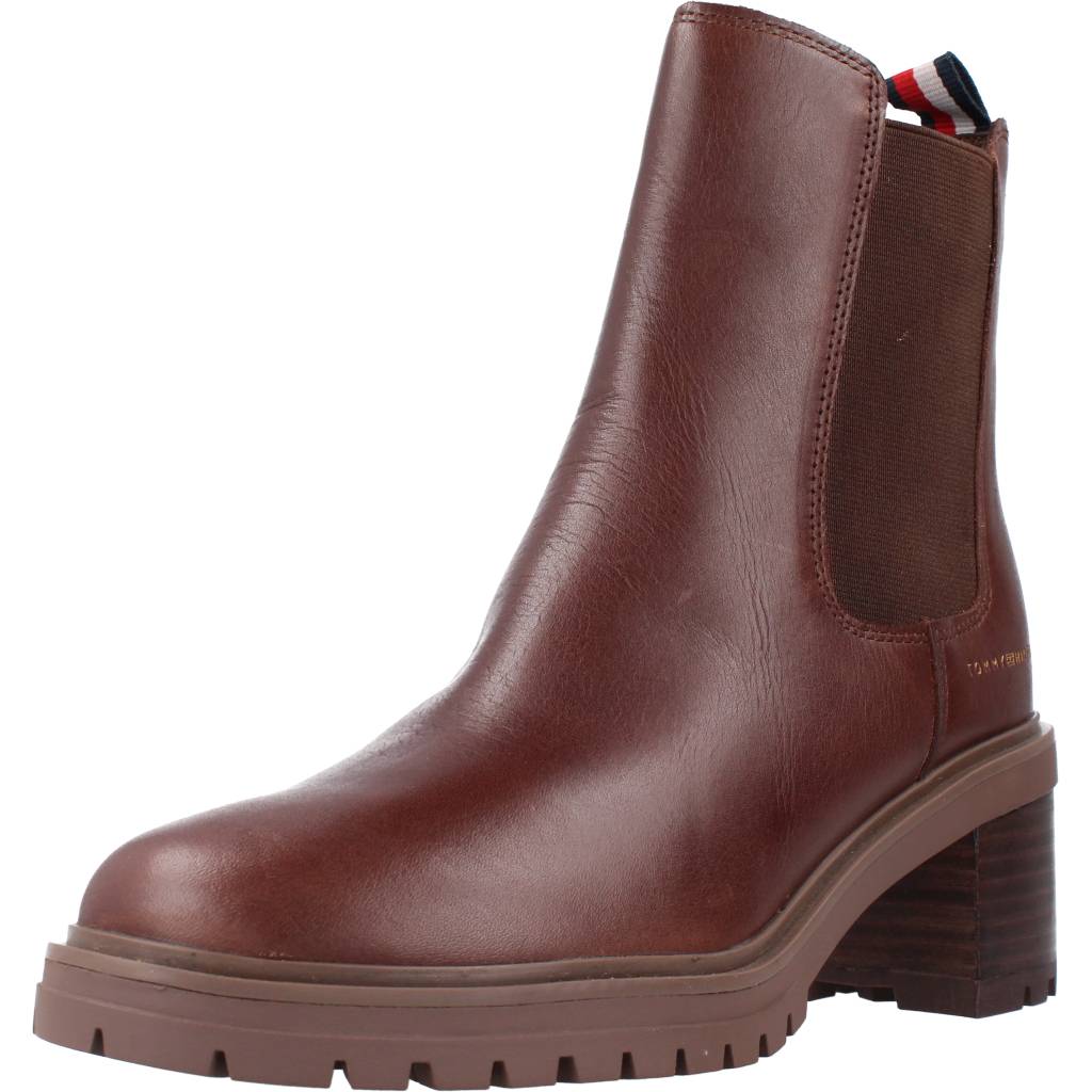 TOMMY HILFIGER OUTDOOR CHELSEA MID HEEL en color MARRON  (1)