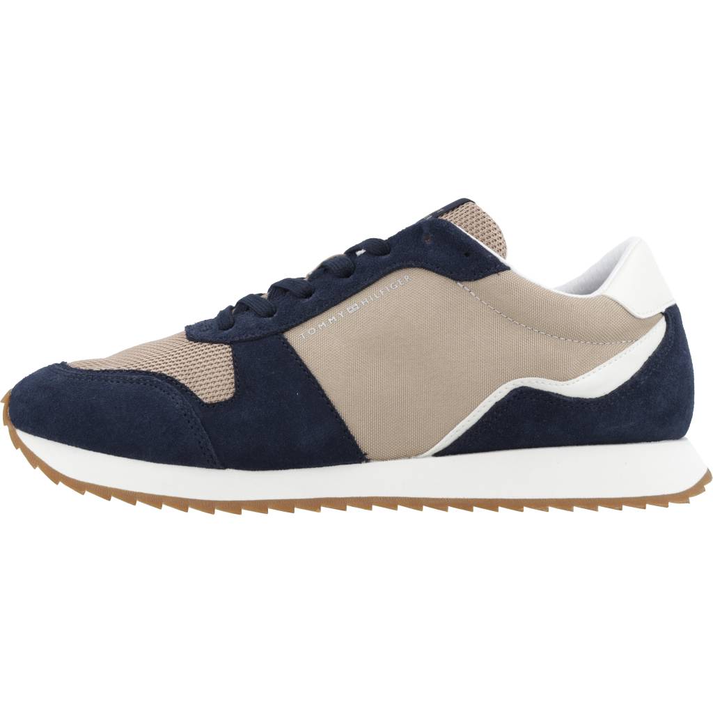 TOMMY HILFIGER  RUNNER EVO MIX en color MARRON  (2)