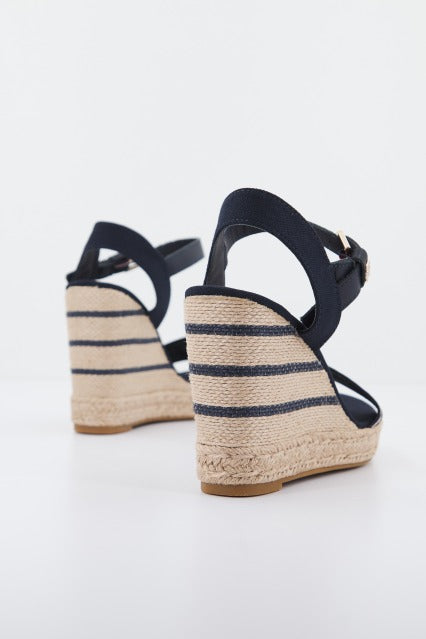 TOMMY HILFIGER SEASONAL WEBBING WEDGE en color AZUL  (3)