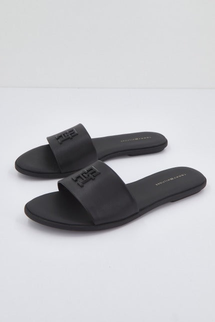 TOMMY HILFIGER TH POP MULE en color NEGRO  (2)