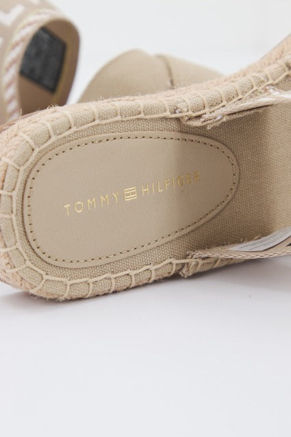 TOMMY HILFIGER WEBBING en color BEIS  (4)