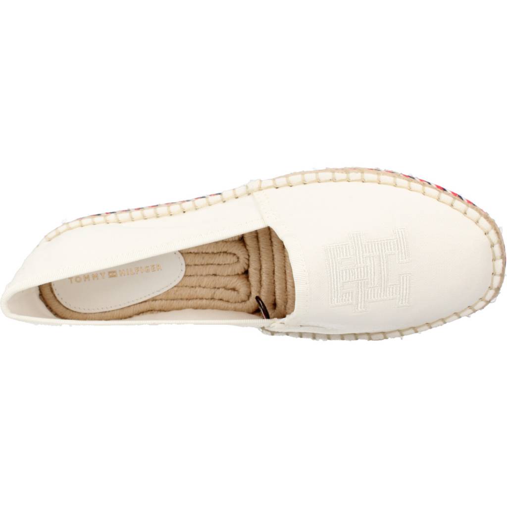 TOMMY HILFIGER TH EMBROIDERED FLATFORM en color BLANCO  (7)