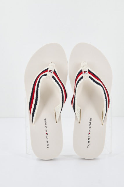 TOMMY HILFIGER ESSENTIAL en color BEIS  (1)