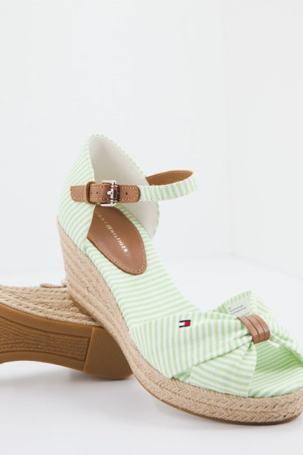 TOMMY HILFIGER  HIGH WEDGE SEERSUCKER en color VERDE  (2)