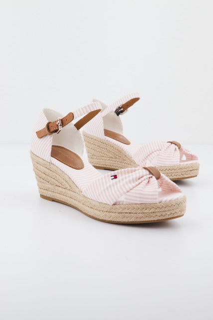 TOMMY HILFIGER  HIGH WEDGE SEERSUCKER en color ROSA  (2)