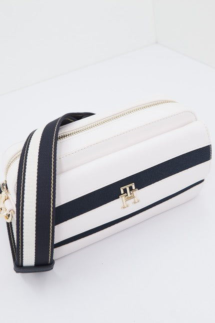 TOMMY HILFIGER  ICONIC TOMMY CAMERA BAG en color BLANCO  (3)