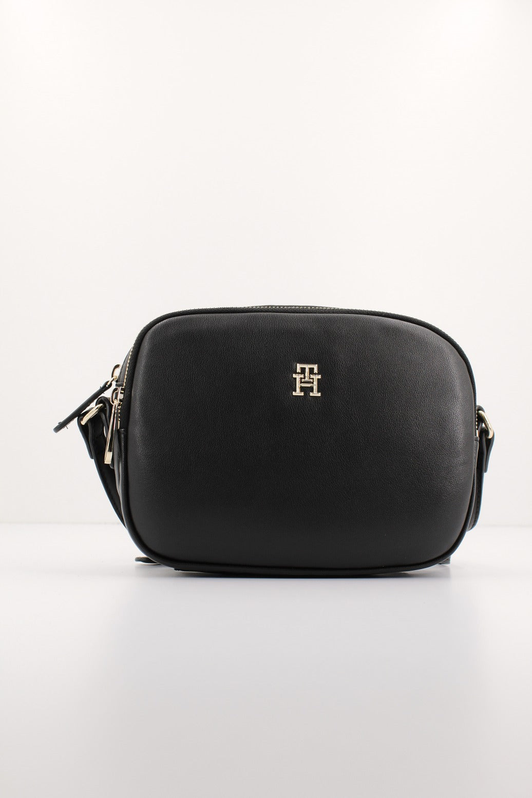 TOMMY HILFIGER POPPY PLUS CROSSOVER en color NEGRO  (2)