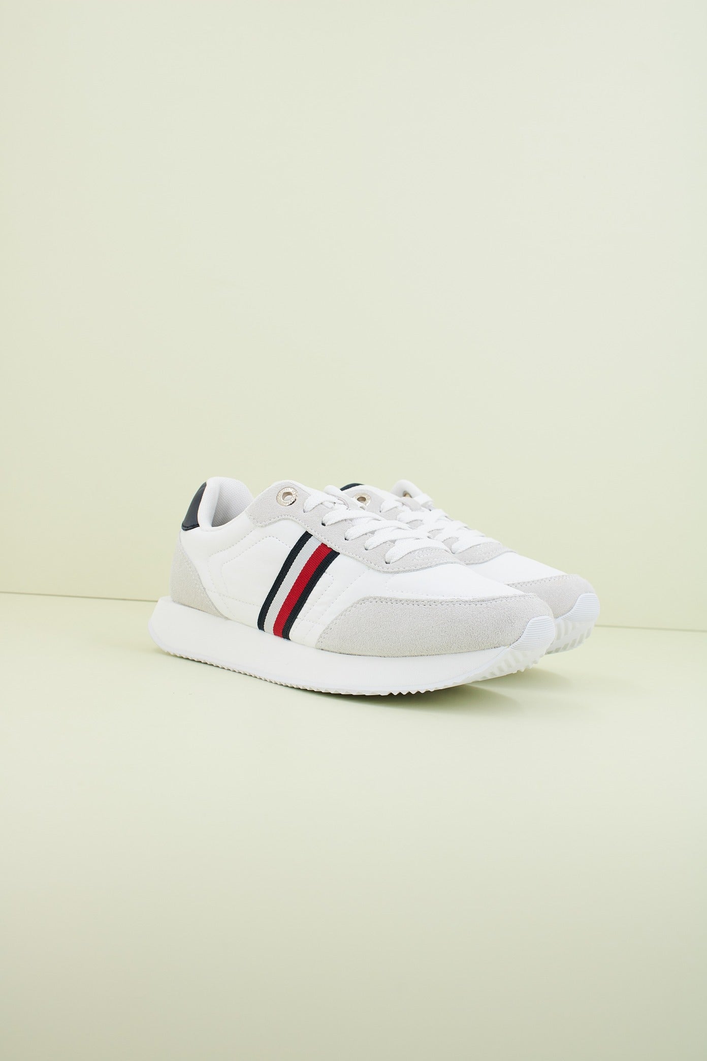 TOMMY HILFIGER ESSENTIAL RUNNER en color BLANCO  (2)