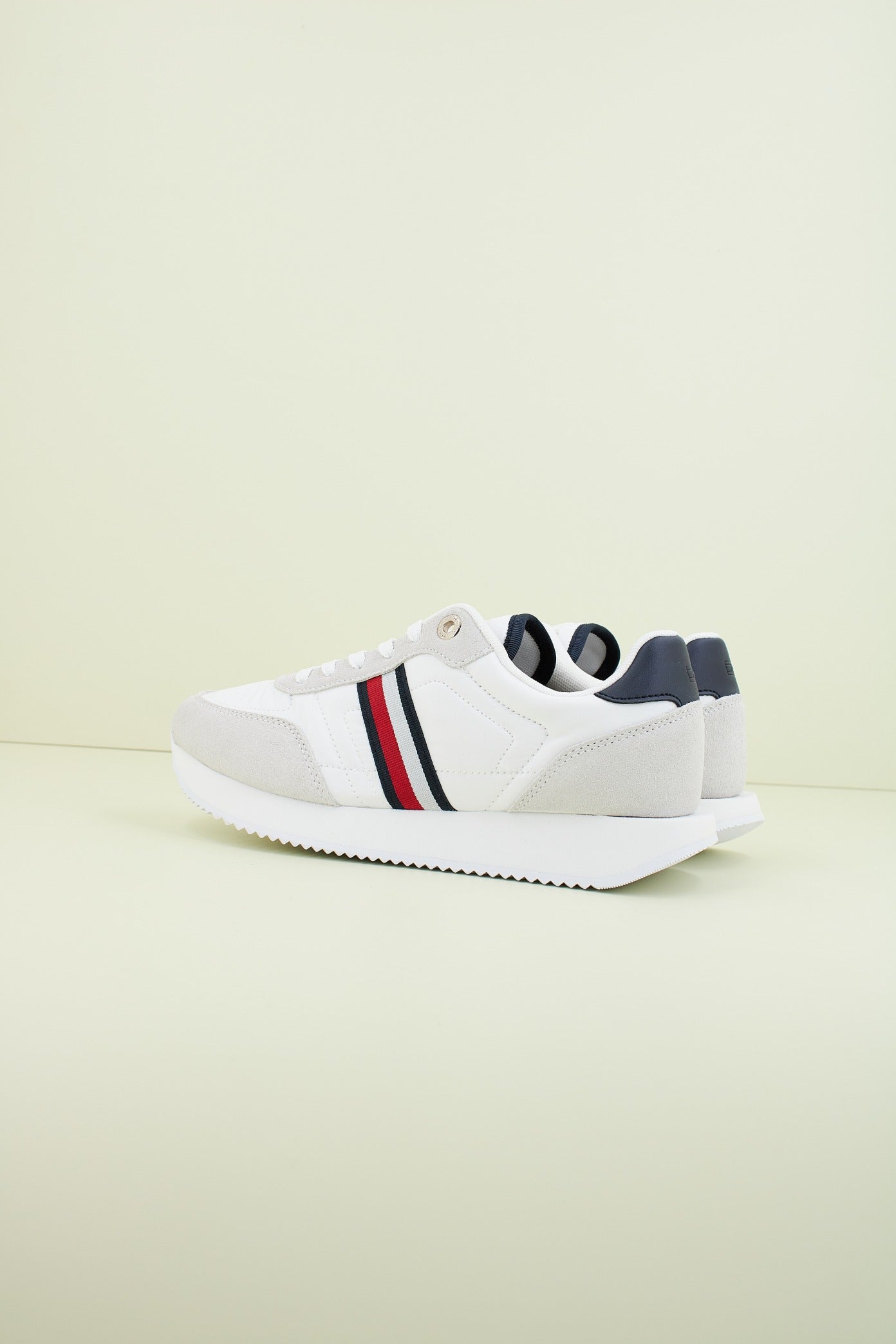 TOMMY HILFIGER ESSENTIAL RUNNER en color BLANCO  (3)