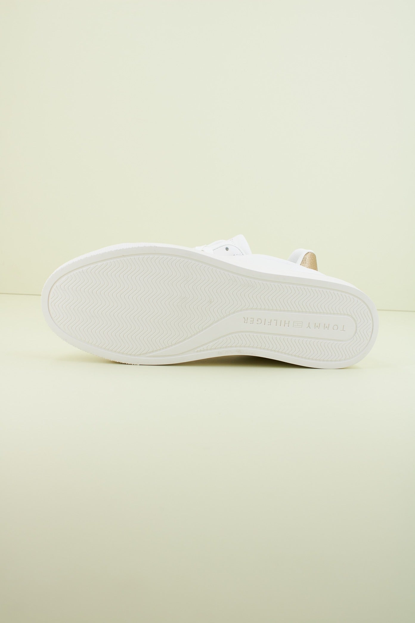 TOMMY HILFIGER ESSENTIAL CUPSOLE en color BLANCO  (4)