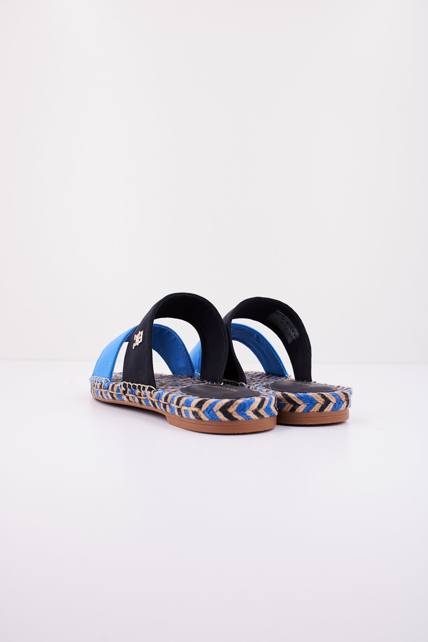 TOMMY HILFIGER TH SATIN FLAT ESPADRILLE en color AZUL  (3)