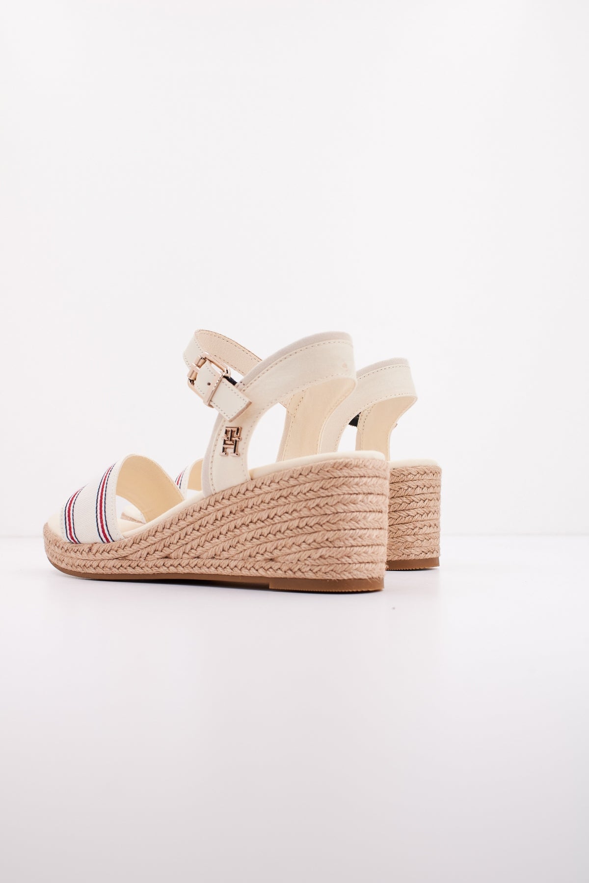 TOMMY HILFIGER  SHIRTING WEDGE SANDAL en color BLANCO  (3)