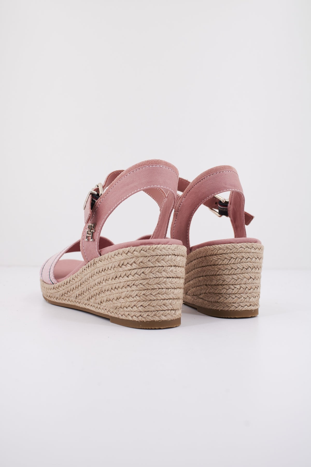 TOMMY HILFIGER SHIRTING WEDGE SANDAL en color ROSA  (3)