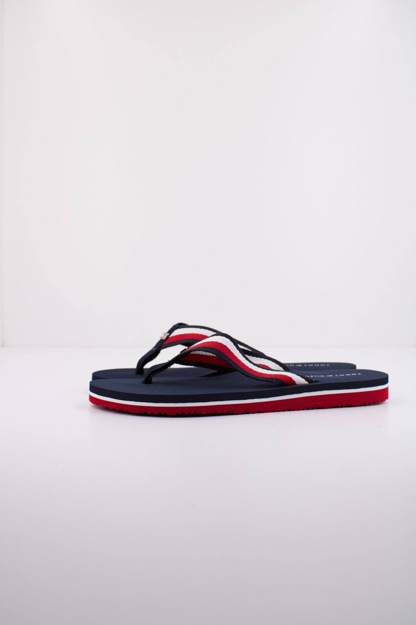 TOMMY HILFIGER CORPORATE BEACH SANDAL en color AZUL  (1)