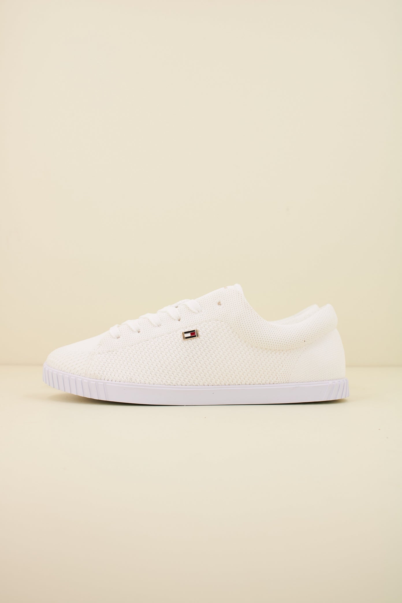 TOMMY HILFIGER FLAG LACE UP SNEAKER KNI en color BLANCO  (1)