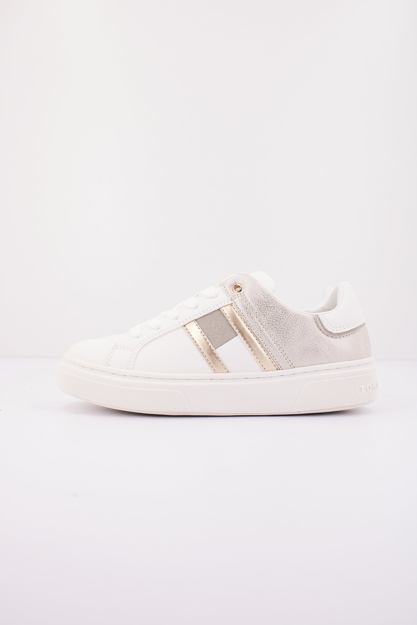 TOMMY HILFIGER TA  en color BLANCO  (1)